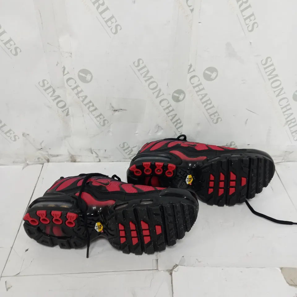 UNBOXED PAIR OF NIKE TN AIR UK 3.5 IN RED/BLUE 