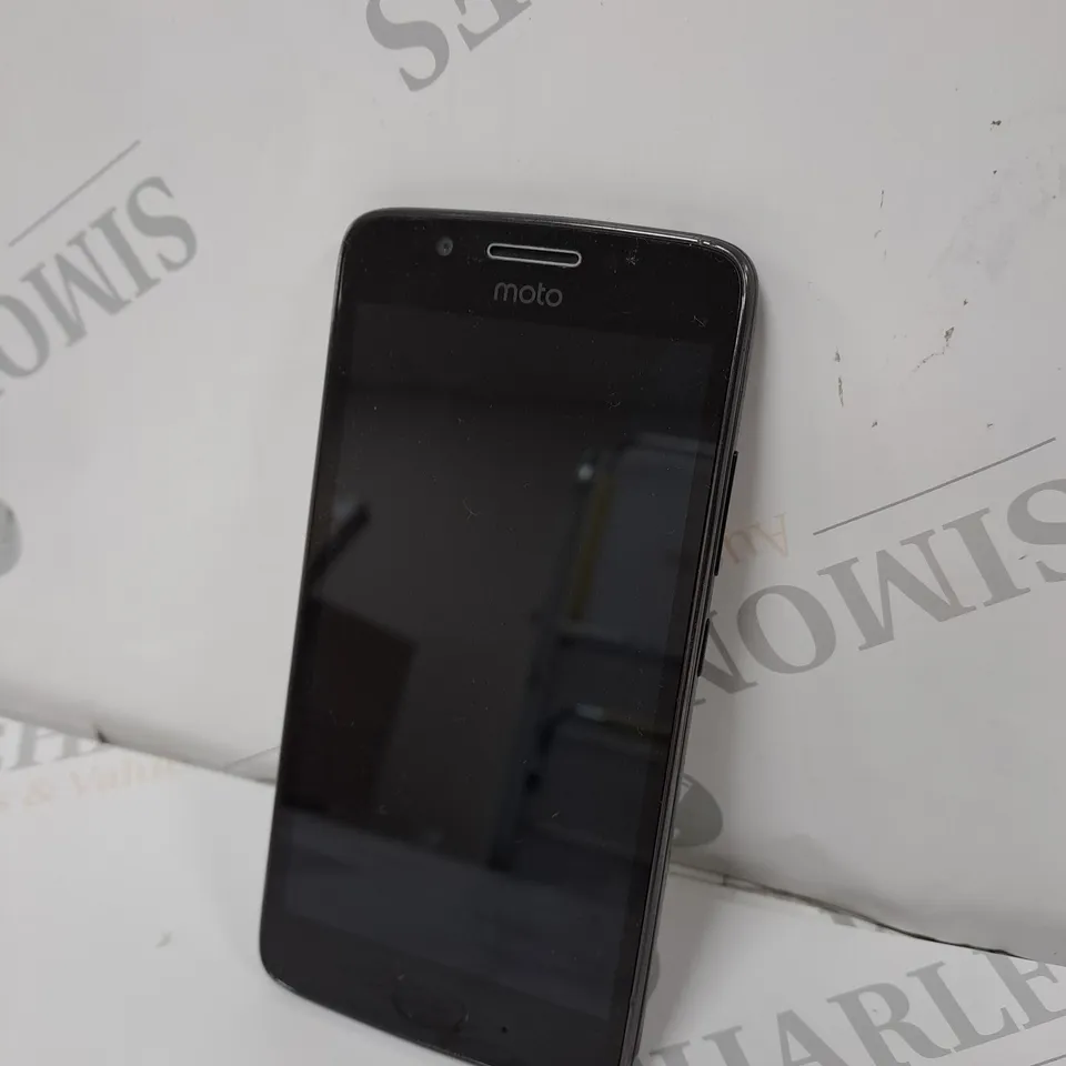 MOTOROLA E4 PHONE
