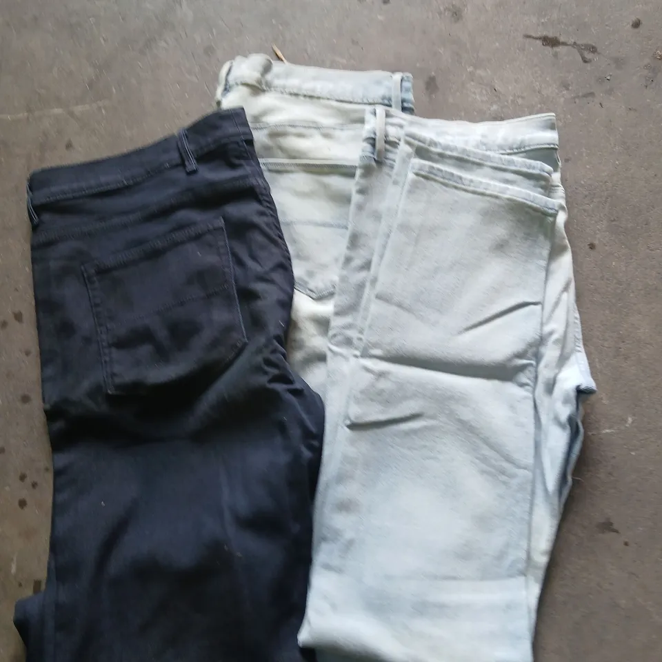 PALLET OF APPROXIMATELY 700 PAIRS OF ASSORTED MARKS AND SPENCER CROPPED CHINOS AND JEANS