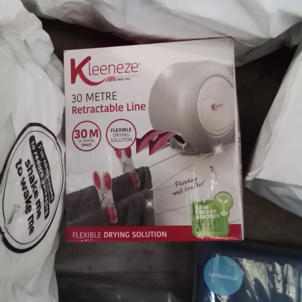 SELECTION OF APPROXIMATELY 10X QUALITY DESIGNER BRAND HOUSEHOLD ITEMS THROWS AND BEDDING (SIZES AND PATTERNS VARY)