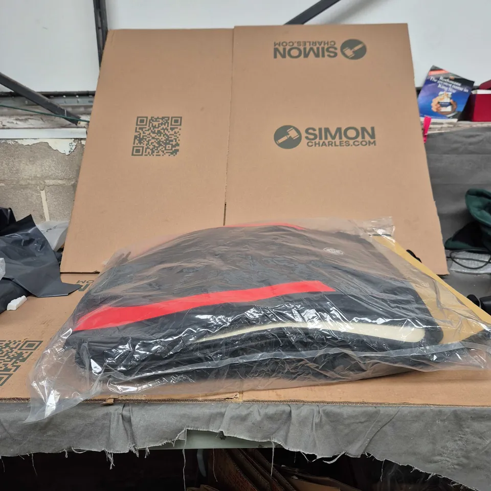 BLACK AND RED CAR SEAT COVERS 