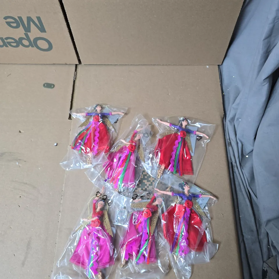 BOX OF GISELA GRAHAM SMALL DECORATIONS 