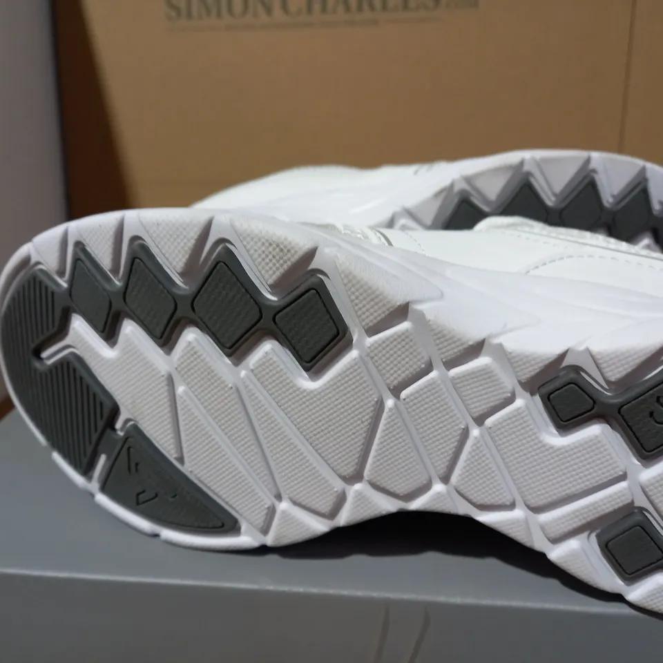 VIONIC DEVRA WHITE TRAINERS - SIZE 4.5