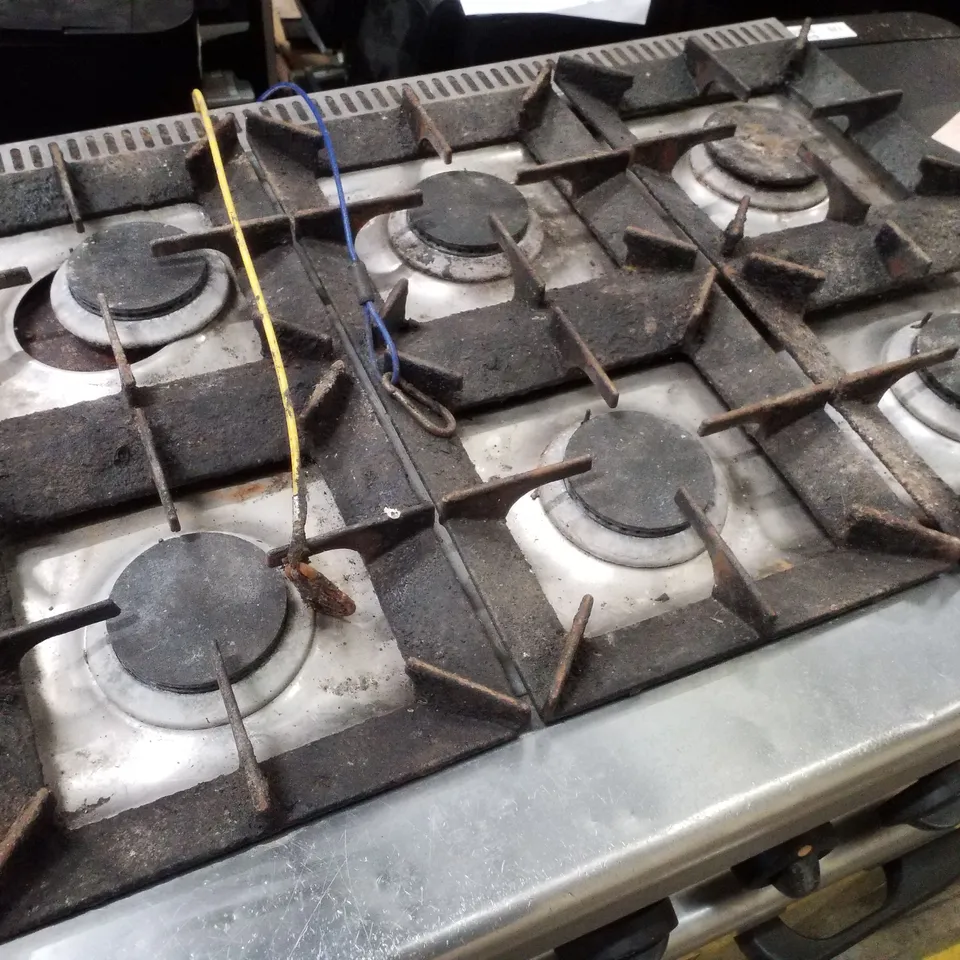 COMMERCIAL 6-BURNER GAS RANGE WITH DOUBLE OVEN – STAINLESS STEEL