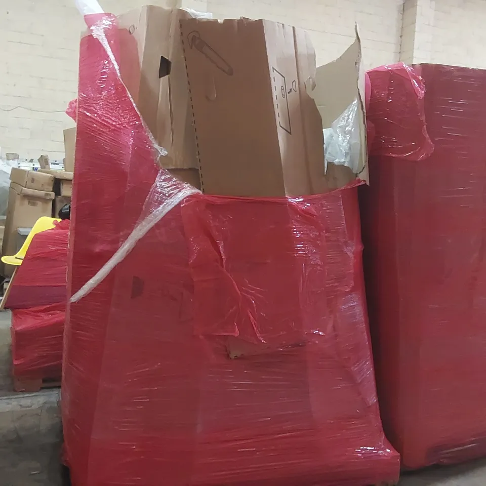 PALLET OF ASSORTED ITEMS INCLUDING: UNDERSINK WATER FILTRATION, KIDS RIDE IN SUITCASE, RUG, RETRACTABLE SAFETY GATE, AIRAND LIGHT ECT