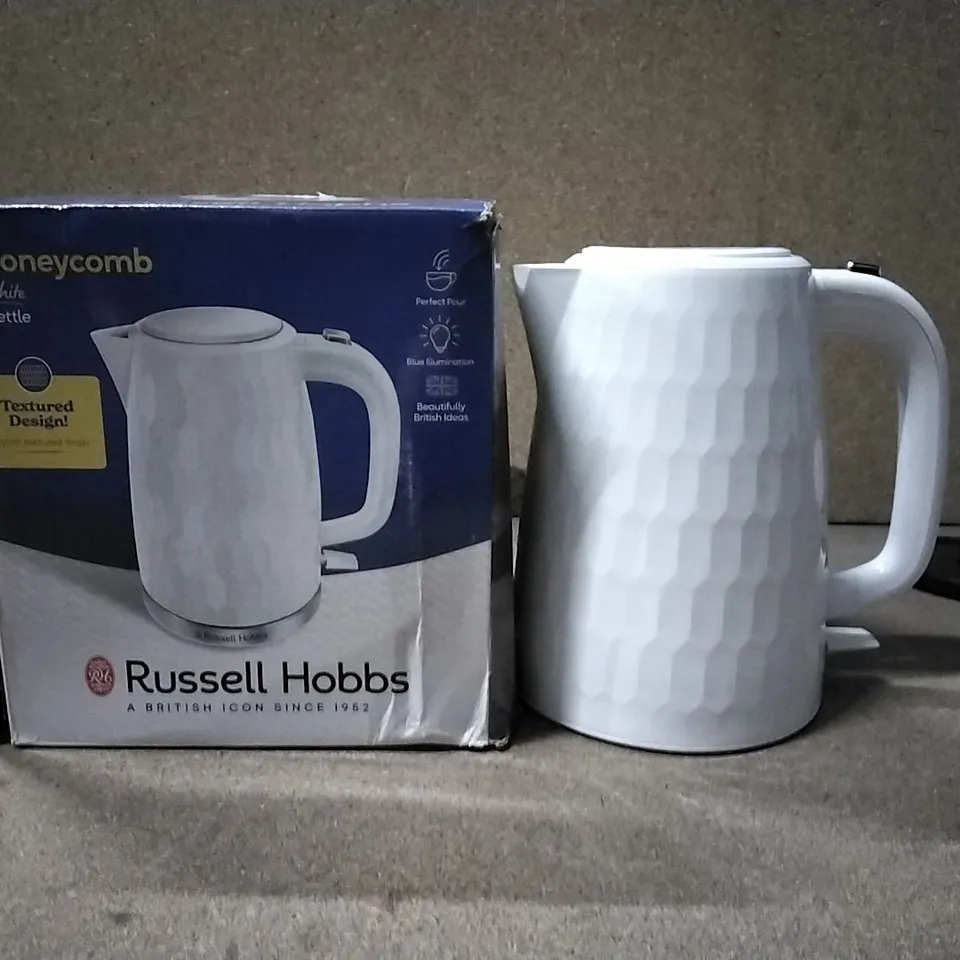 BOXED RUSSELL HOBBS WHITE HONEYCOMB KETTLE