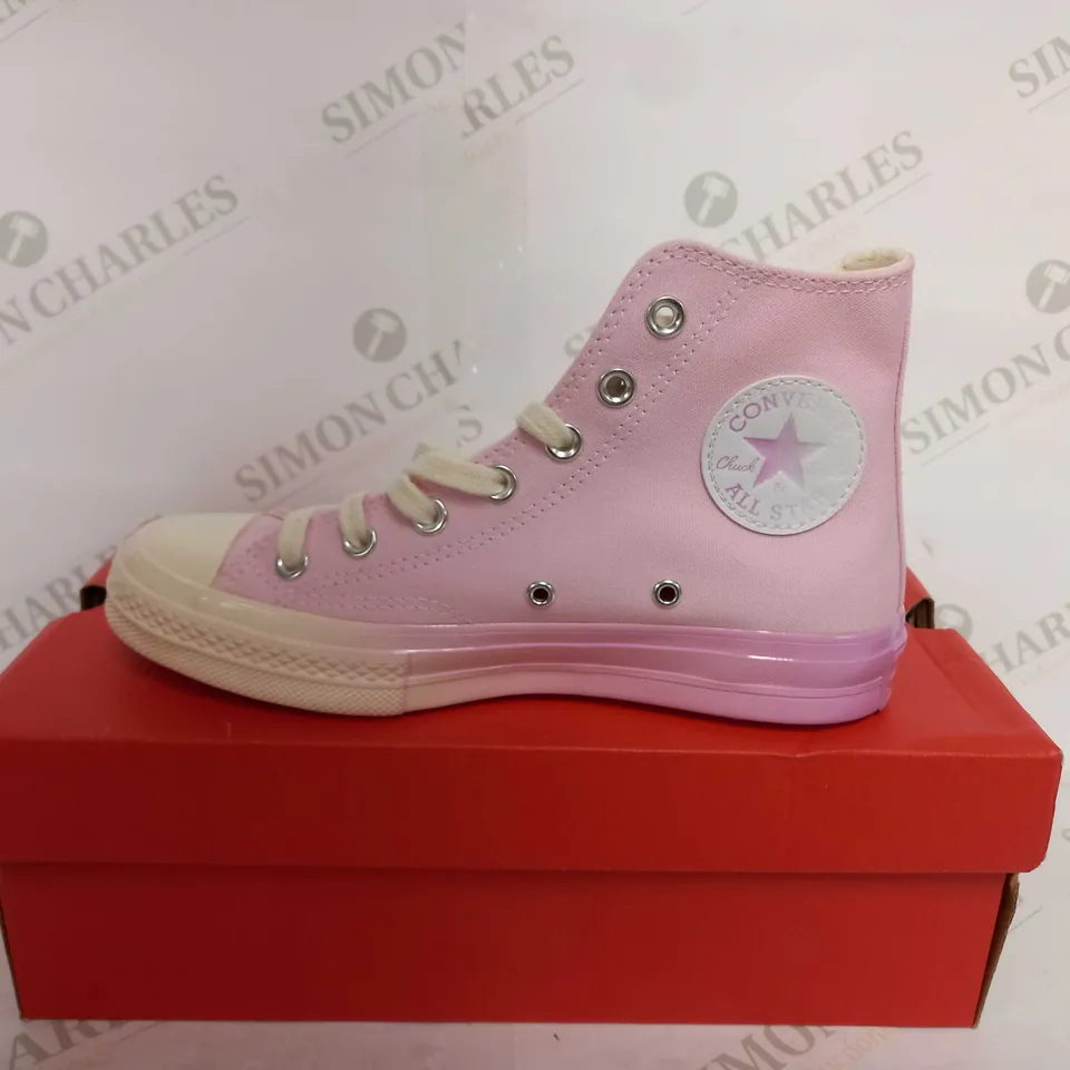 CONVERSE ALL STARS IN WASHED PINK - UK 4.5