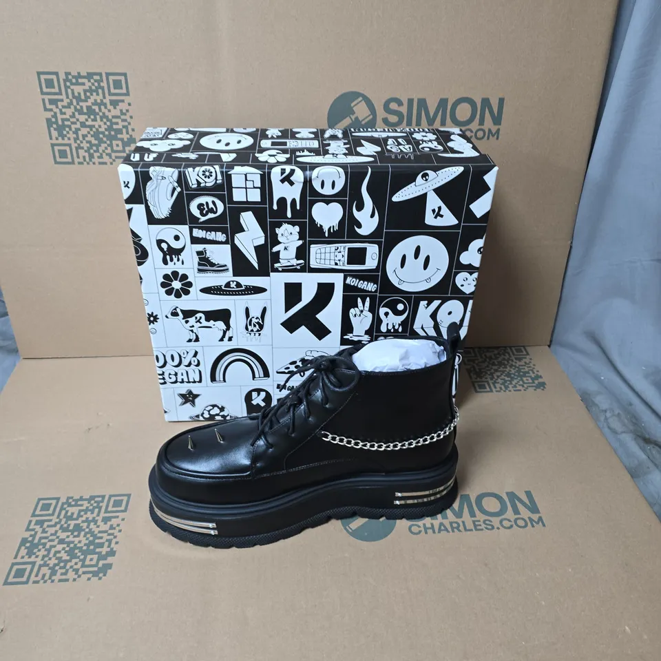 BOXED KOI THE SILENCE MENS PLATFORM GRUNGE BOOTS BLACK SIZE UK 10