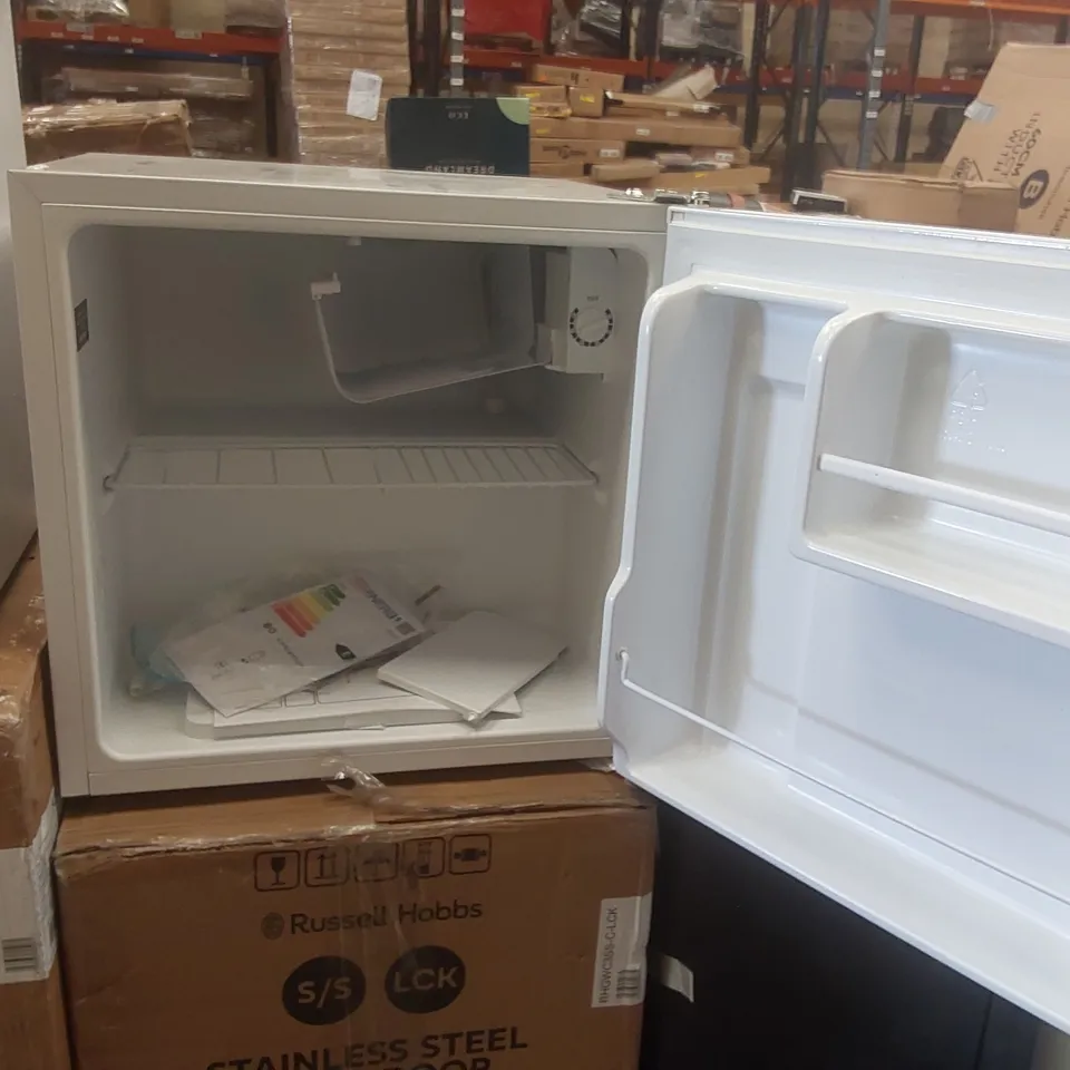ABODE TABLE TOP MINI FRIDGE WHITE FREESTANDING 43 LITRE CAPACITY WITH REVERSIBLE DOOR & ICE BOX, ADJUSTABLE FEET & 1 WIRE SHELF ATTF0E1W (WHITE)