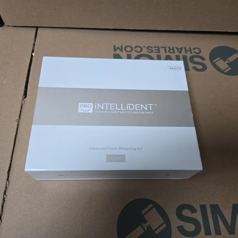 INTELLIDENT PRO LUXE TEETH WHITENING KIT – BOXED