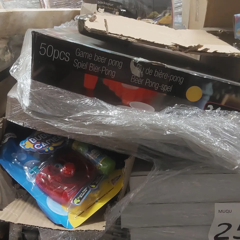 PALLET TO CONTAINING A VERY LARGE QUANTITY OF ASSORTED ITEMS INCLUDING: BLACKSPUR 11PC MINI PAINT SETS, BUBBLE CAMERAS, BAUBLES, REFILLABLE EASTER EGGS ECT