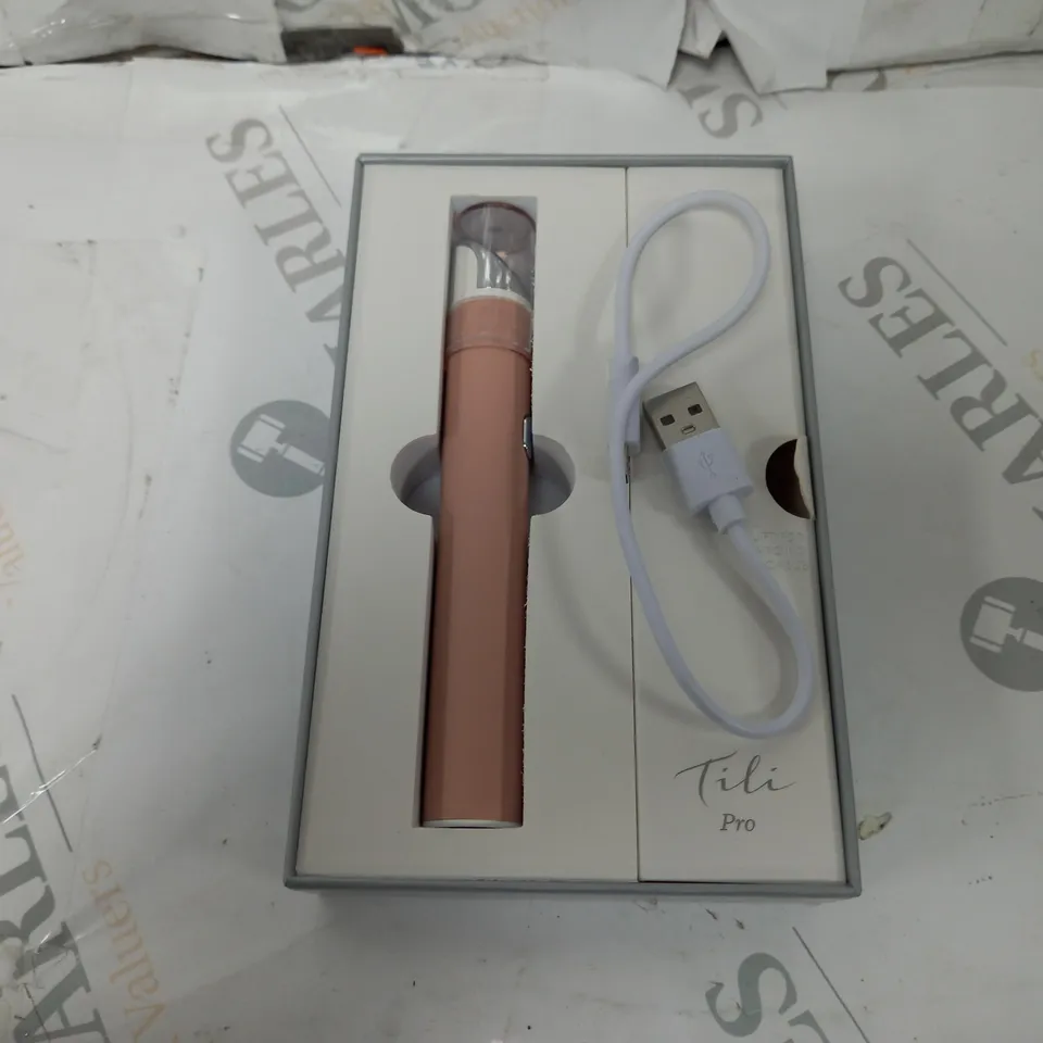 OUTLET TILI PRO ANTI-AGEING LIP & EYE WITH LED LIGHT