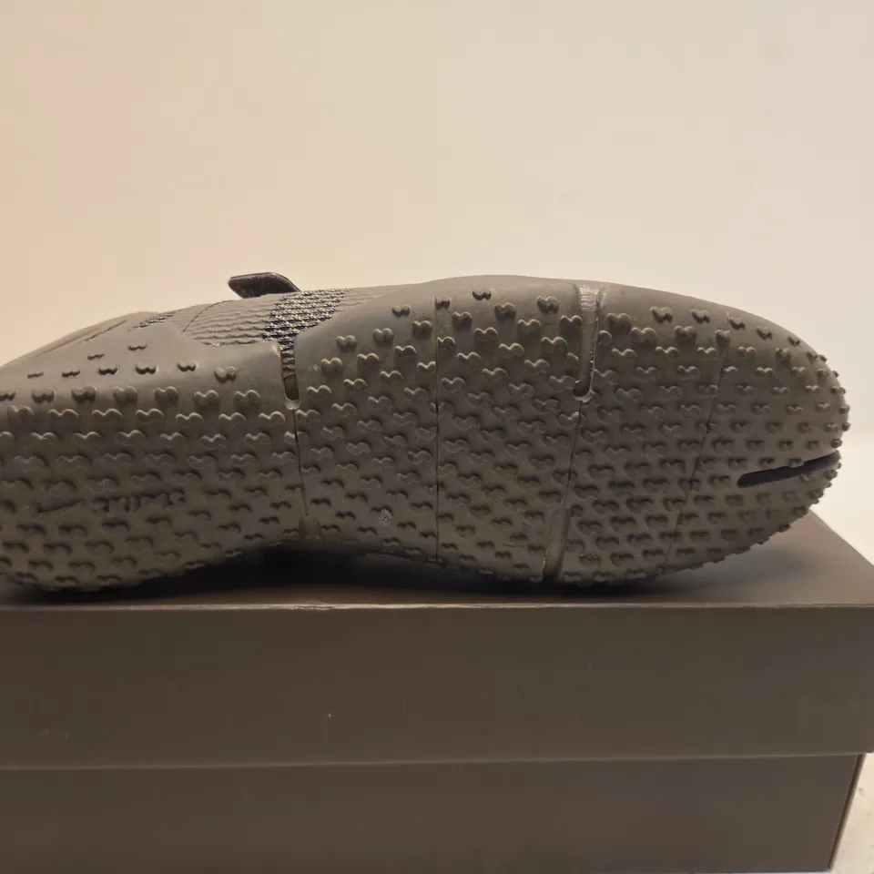 BOXED PAIR OF NIKE X SKINS RIFT 2 TONE MESH TRAINERS – GREY, UK 6.5