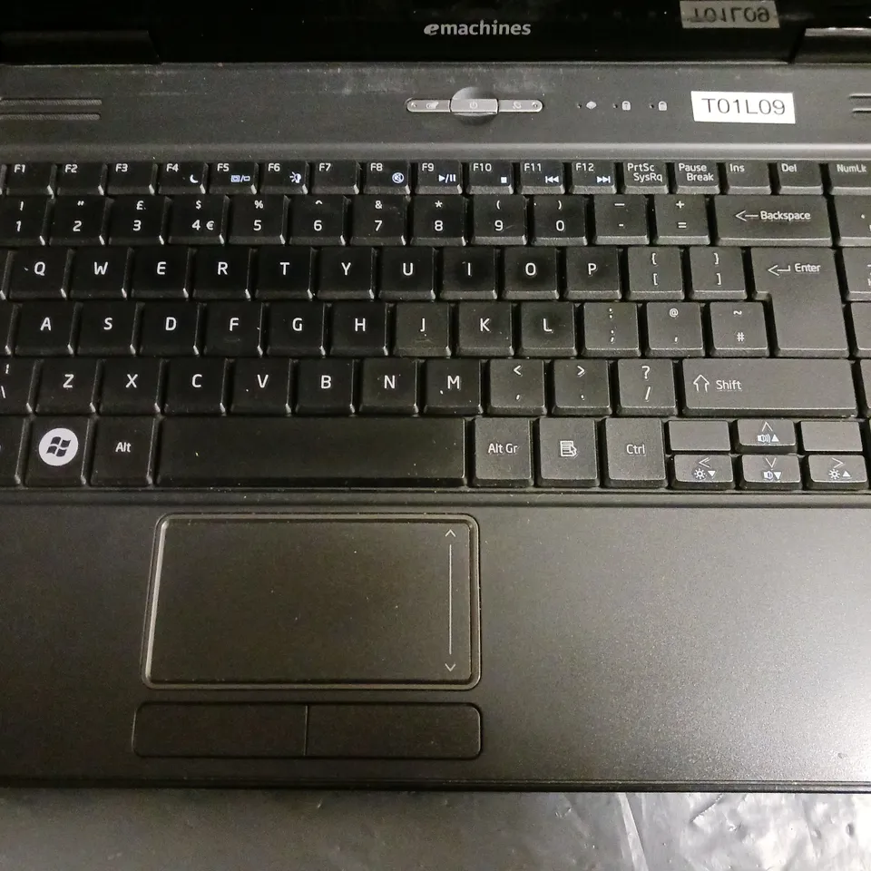 EMACHINES E525 LAPTOP