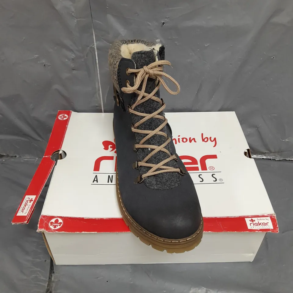 BOXED PAIR OF RIEKER LINED BOOTS IN BLUE SIZE 39