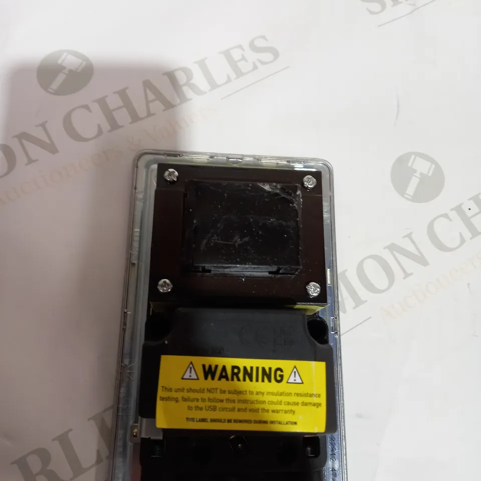 KNIGHTSBRIDGE 230 V SHAVER SOCKET WITH DUAL USB CHARGER 