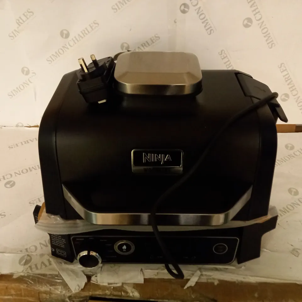 BOXED NINJA WOODFIRE ELECTRIC BBQ GRILL & SMOKER WITH AIR FRY FUNCTION OG701UKQ
