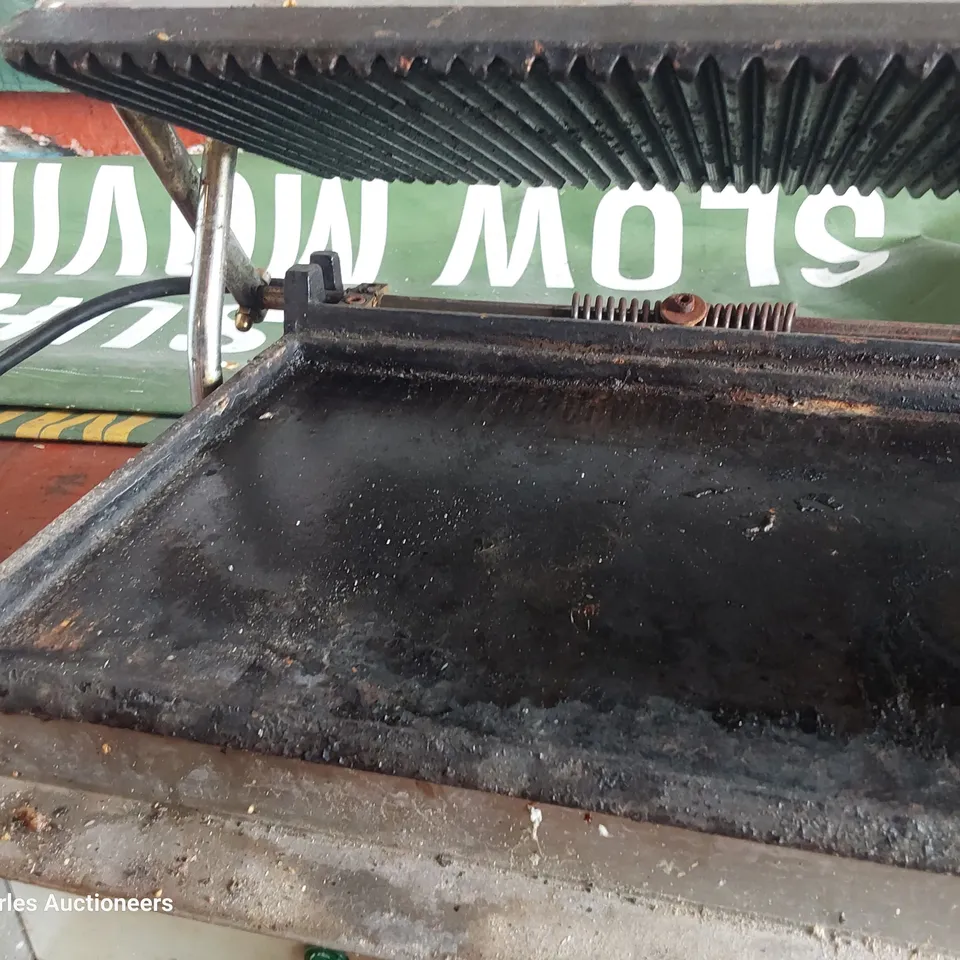 BARTSCHER ELECTRIC PANINI GRILL