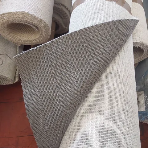 ROLL OF QUALITY GATSBY ARMOURY CARPET - APPROXIMATELY 4 x 3.3m