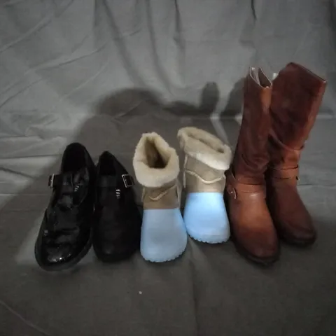 APPROXIMATELY 10 PAIRS OF ASSORTED KIDS SHOES IN VARIOUS STYLES AND SIZES
