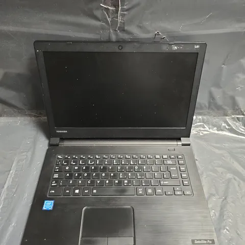 TOSHIBA SATELLITE PRO R40-C LAPTOP