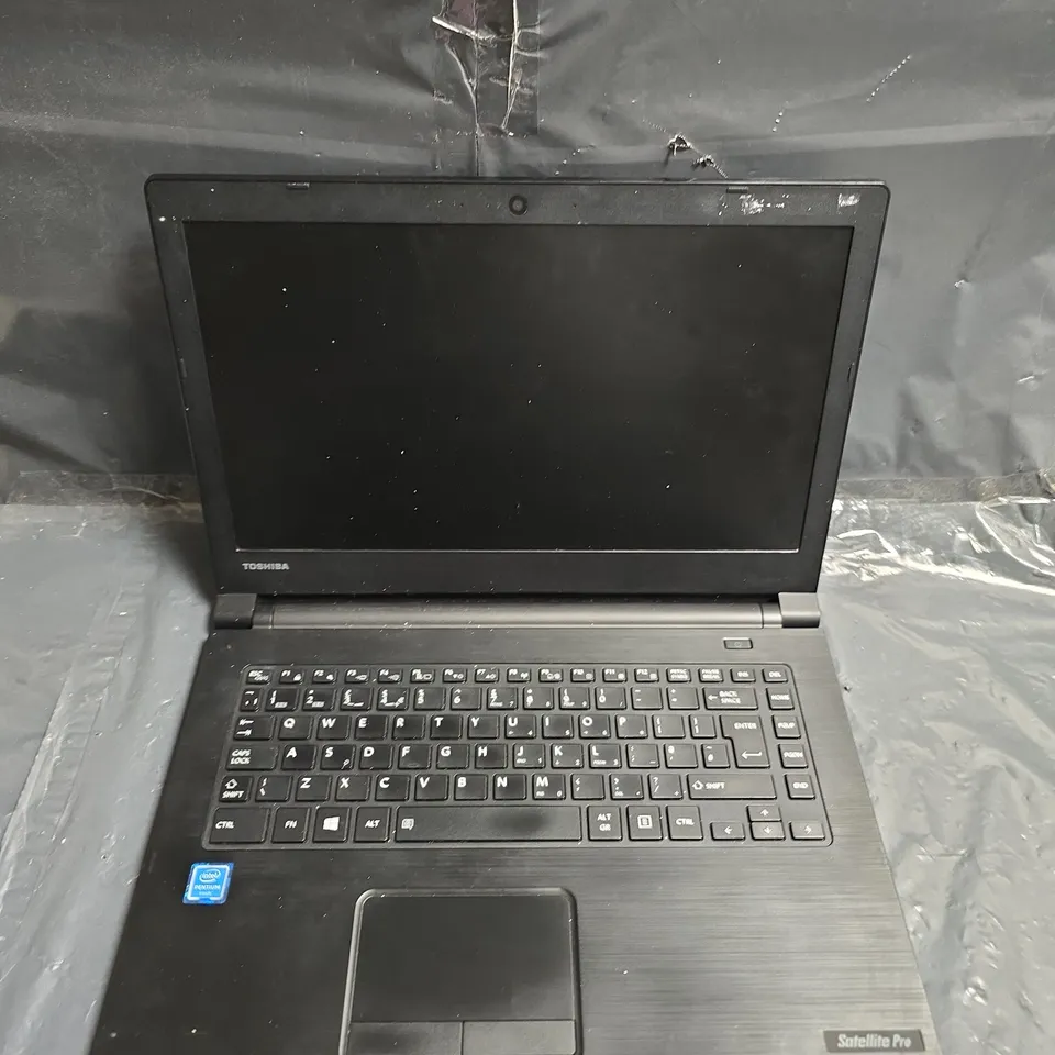 TOSHIBA SATELLITE PRO R40-C LAPTOP