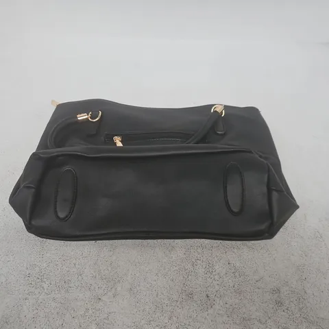 BLACK HANDBAG WITH GOLD-TONE HARDWARE