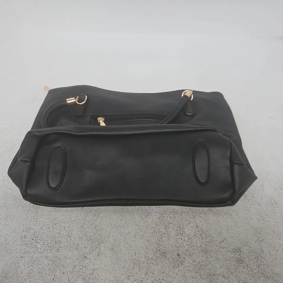 BLACK HANDBAG WITH GOLD-TONE HARDWARE