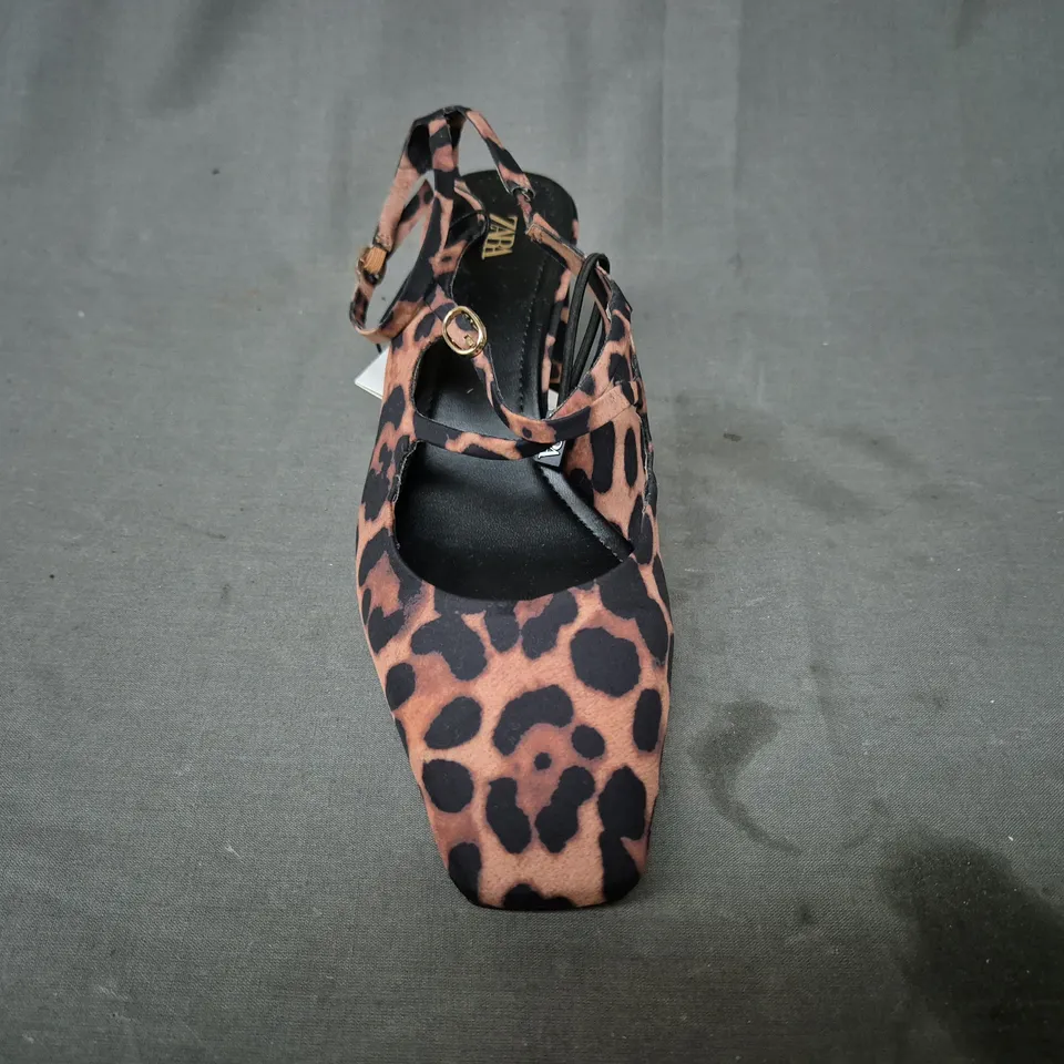 PAIR OF ZARA CLOSED TOE BLOCK HEEL SHOES IN LEOPARD PRINT UK SIZE 4