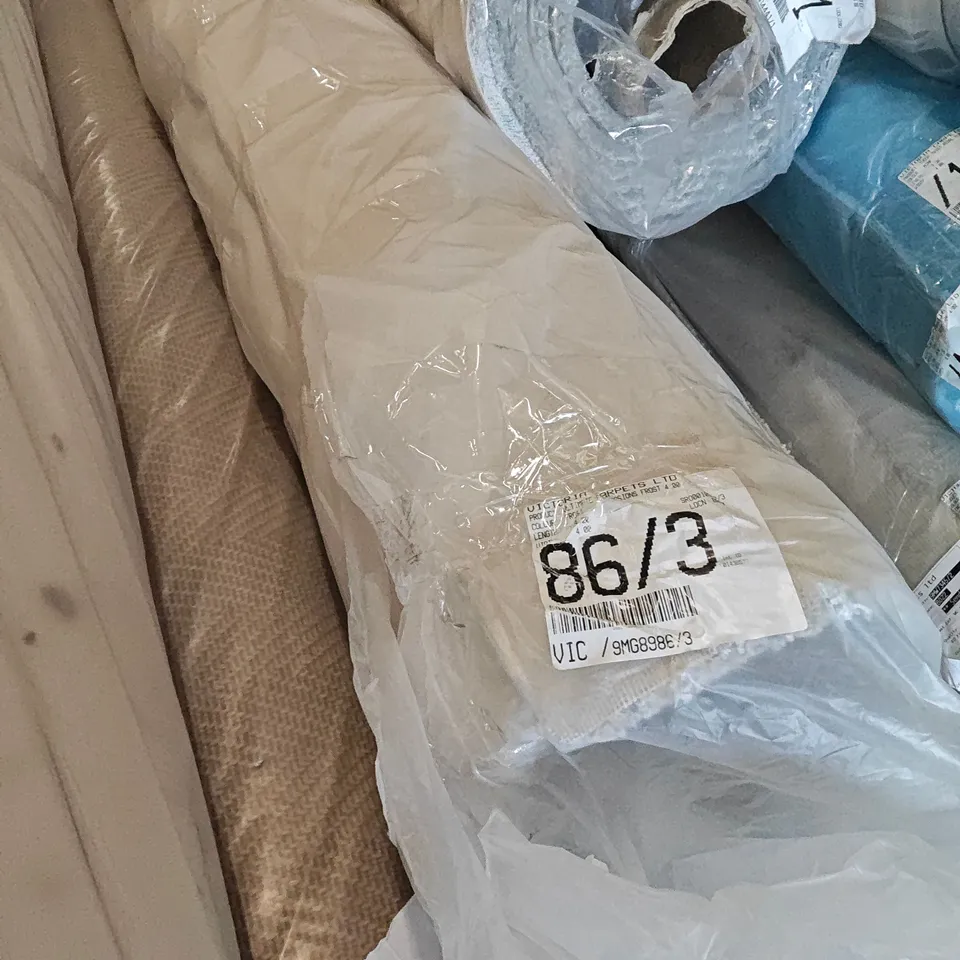 QUALITY BAGGED AND ROLLED ULTIMATE EXPRESSIONS CARPET IN FROST - APPROXIMATELY LENGTH 4.2M WIDTH 4M