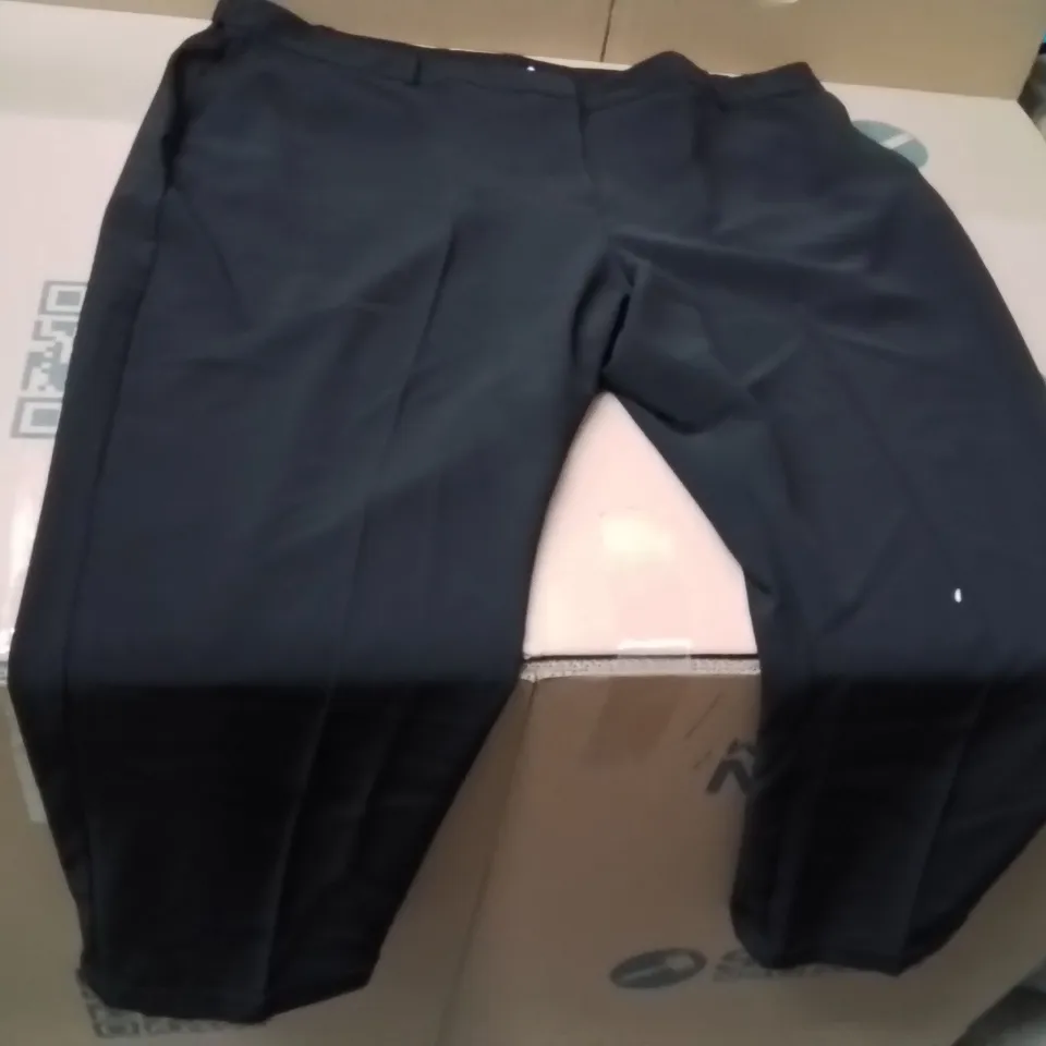 BOXED BRAND NEW APPROXIMATELY 7 CAPSULE TAPERED TROUSERS BLACK SIZE 28L