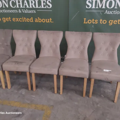 SET OF FOUR & 1 SIMILAR BUTTONED BACK UPHOLSTERED DINING CHAIRS NATURAL FABRIC ON NATURAL WOOD LEGS 