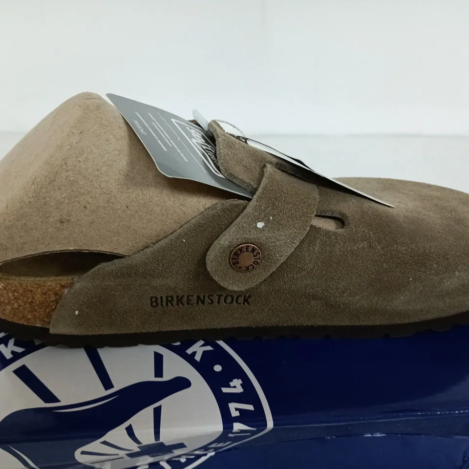 BIRKENSTOCK GROB SIZE 6
