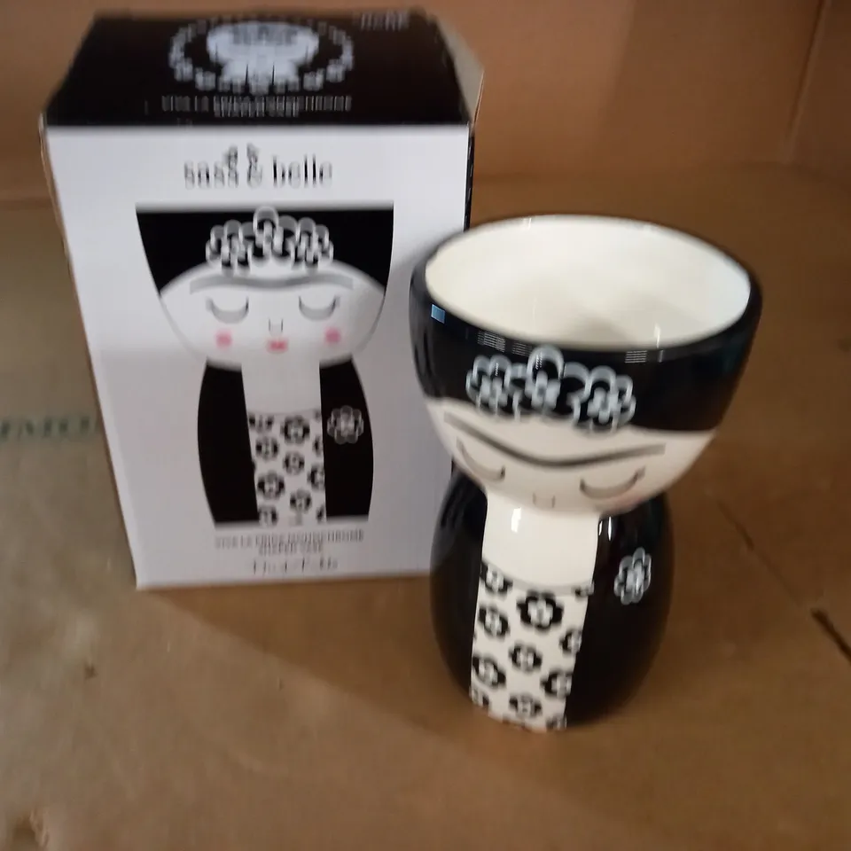 SASS & BELLE VIVA LA FRIDA MONOCHROME SHAPED VASE