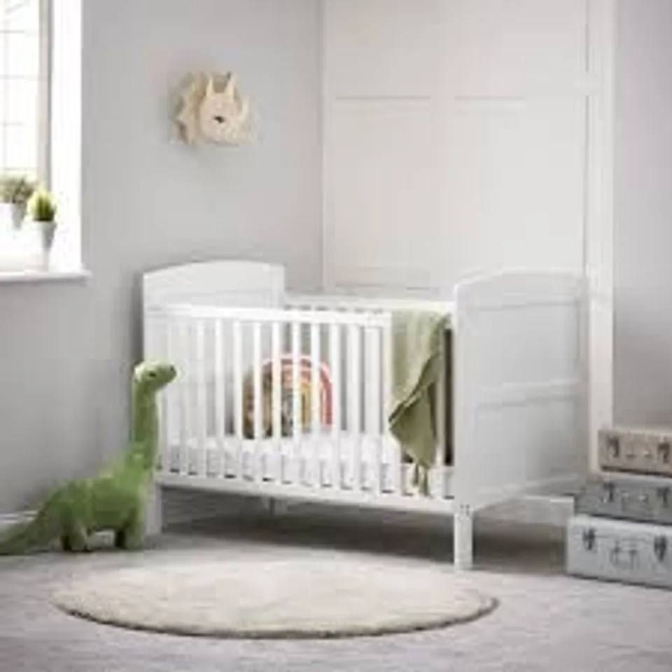BOXED OBABY GRACE COT BED - WHITE (1 BOX)