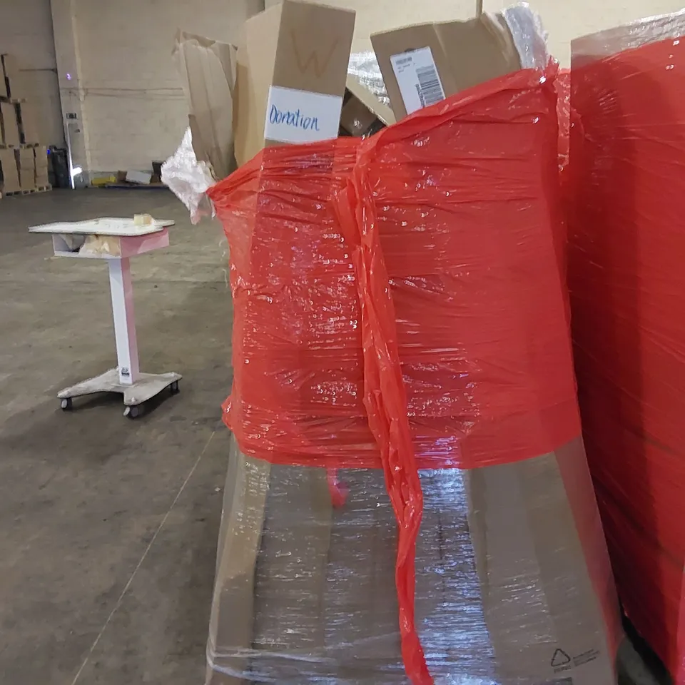 PALLET OF ASSORTED ITEMS INCLUDING: DEHUMIDIFIER, ARTIFICIAL CHRISTMAS TREE, PULL UP BAR, METAL DETECTOR, TOILET SEAT 
