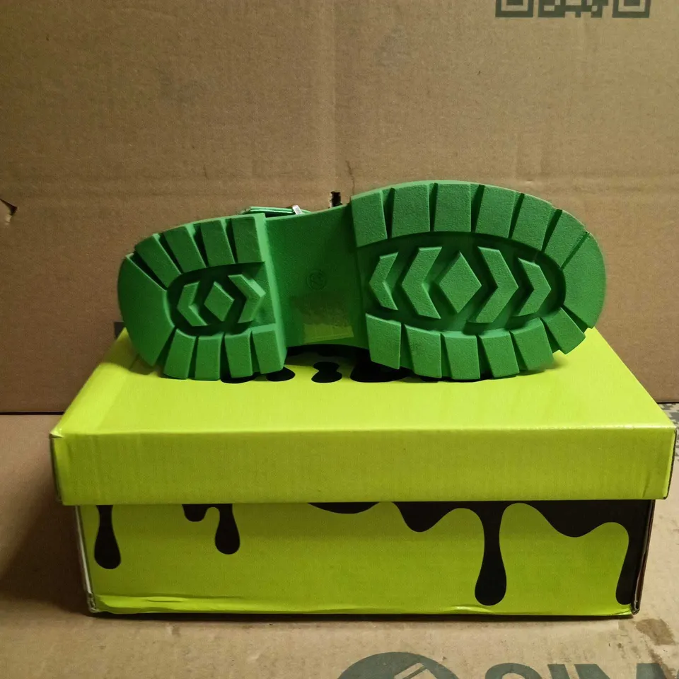 KOI KIDZ LIL TIRA CHEEKY FROG MARY JANE SHOES GREEN SIZE 13