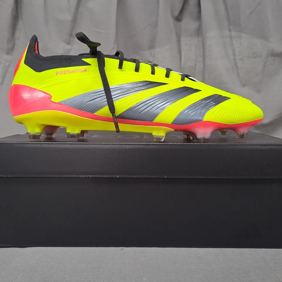 BOXED PAIR OF ADIDAS PREDATOR ELITE FOOTBALL BOOTS IN MULTICOLOUR UK SIZE 9.5