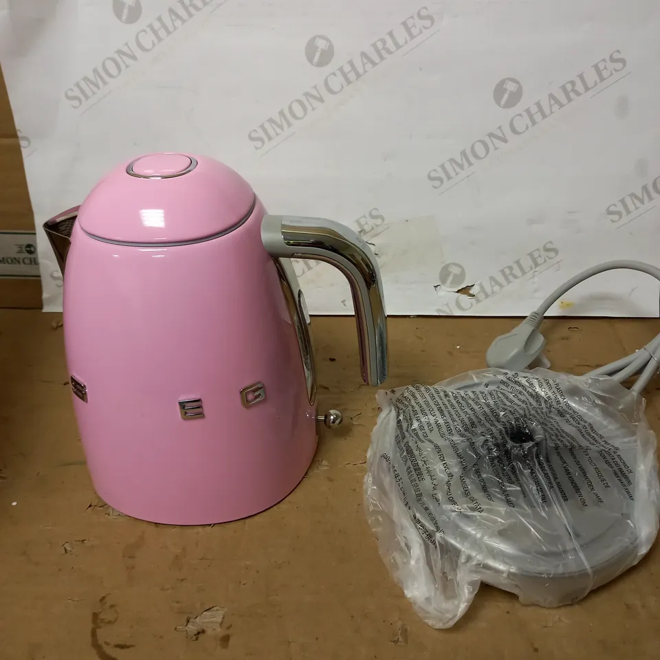 SMEG KLF11 KETTLE - PINK RRP £149.99
