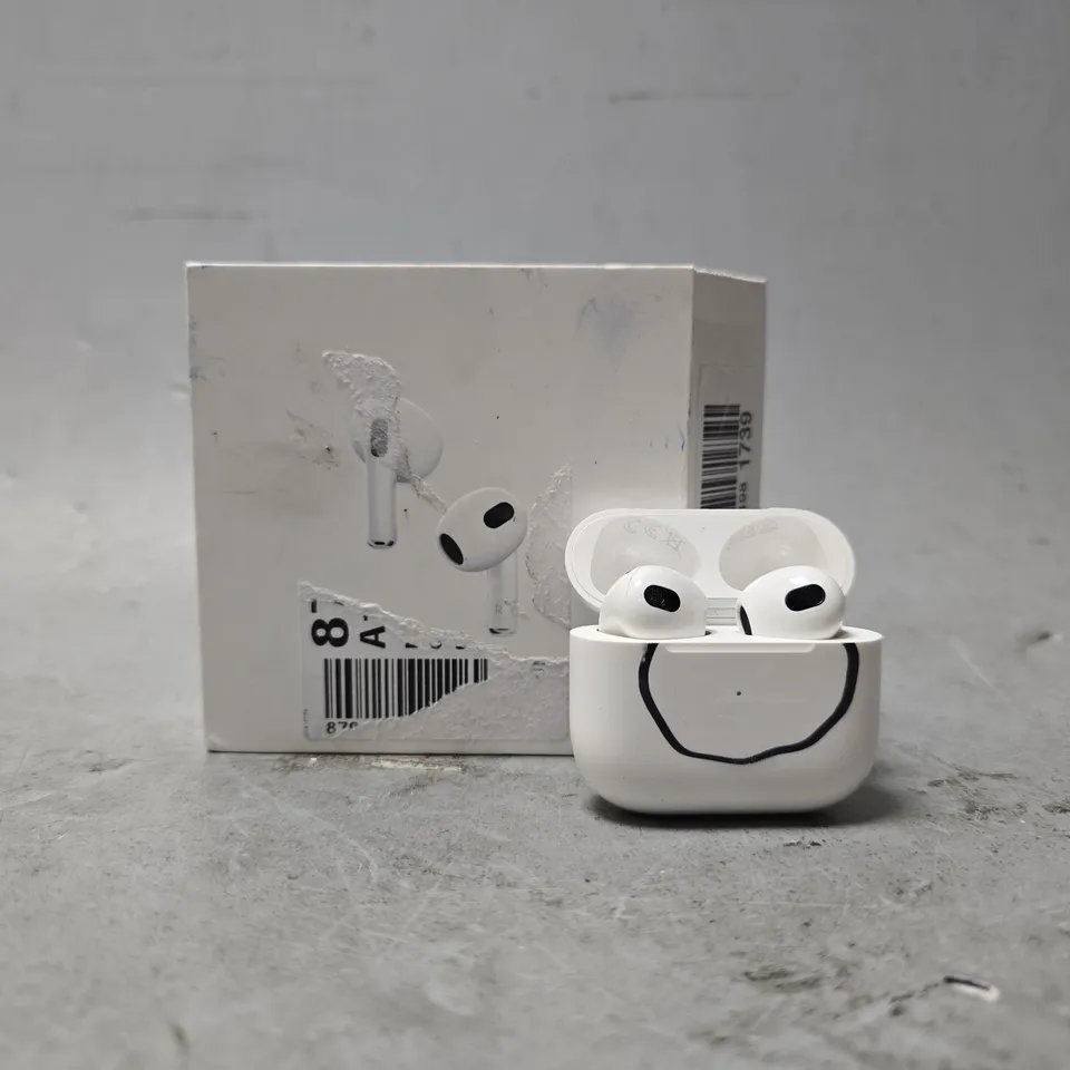 BOXED APPLE AIRPODS A2897