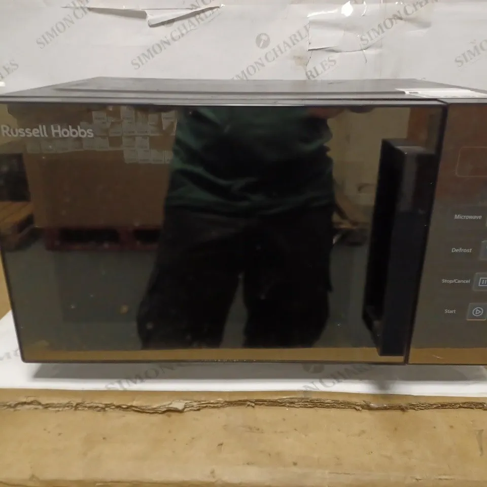 RUSSELL HOBBS EASI FAMILY SIZE FLATBED DIGITAL MICROWAVE