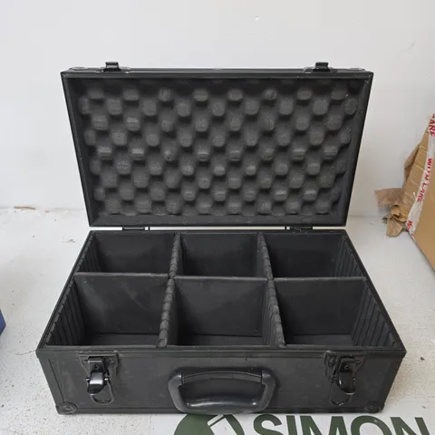 EQUIPMENT FLIGHT CASE IN BLACK WITH FOAM INSERTS 