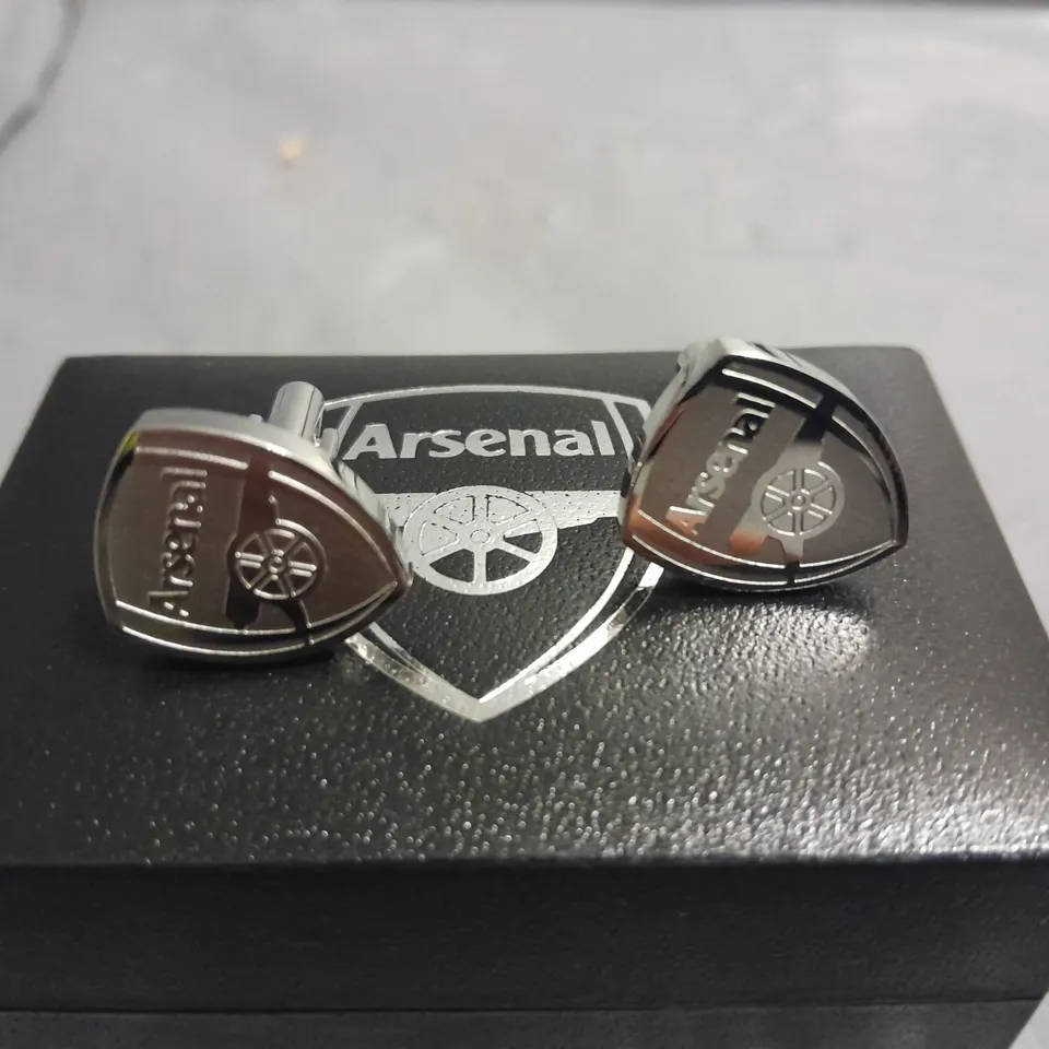 SET OF ARSENAL CUFF LINKS