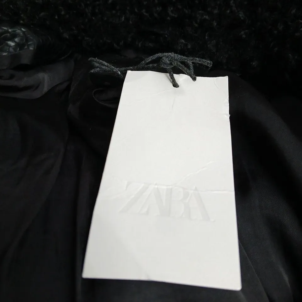 ZARA BLACK LEATHER-LOOK BIKER JACKET WITH FAUX FUR COLLAR - SIZE S