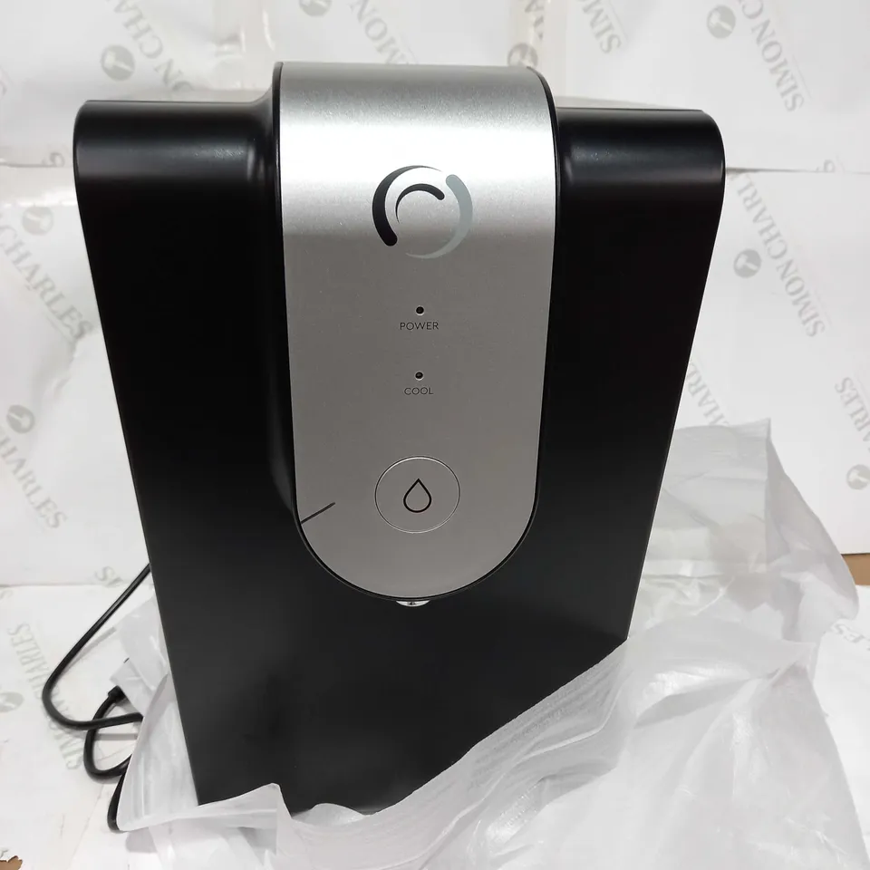 AQUA OPTIMA LUMI CHILLER