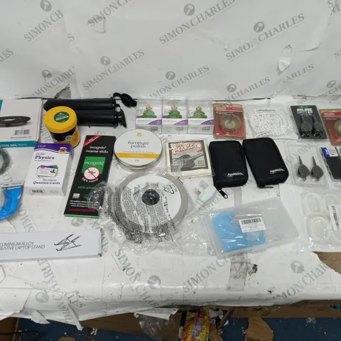 LOT OF APPROXIMATELY 15 ASSORTED HOUSEHOLD ITEMS TO INCLUDEFURNITURE POLISH, DECORATION BAUBLE, AND TEA STAND ETC.