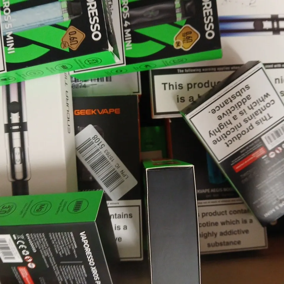 APPROXIAMTELY 15 ASSORTED VAPING PRODUCTS TO INCLUDE GEEKVAPE, VAPORESSO, ETC - COLLECTION ONLY