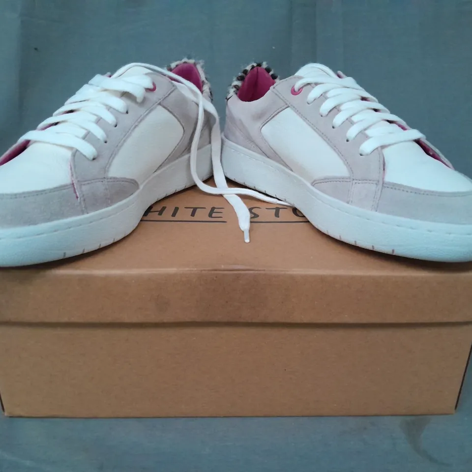 BOXED PAIR OF WHITE STUFF TRAINERS IN WHITE/GREY UK SIZE 4