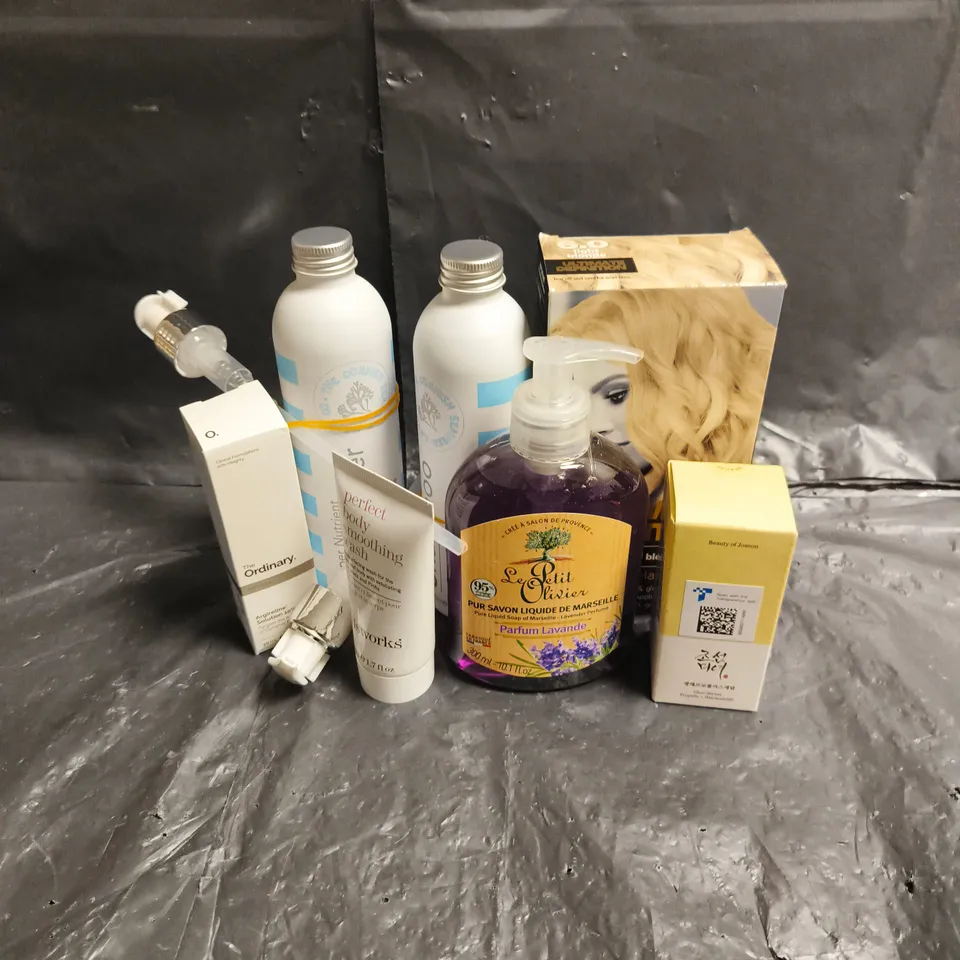 APPROXIMATEY 20 ASSORTED HEALTH AND BEAUTY PRODUCTS TO INCLUDE - BEAUTY OF JOSEON GLOW SERUM - THIS WORKS SMOOTHING WASH - DR SQUATCH SOAP - ETC