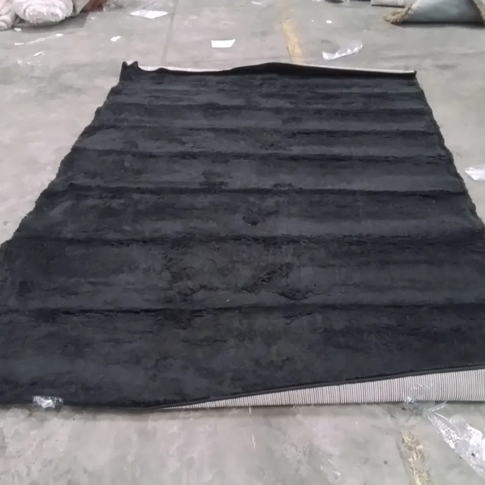 QUALITY DESIGNER AREA RUG - APPROXIMATELY 280X200